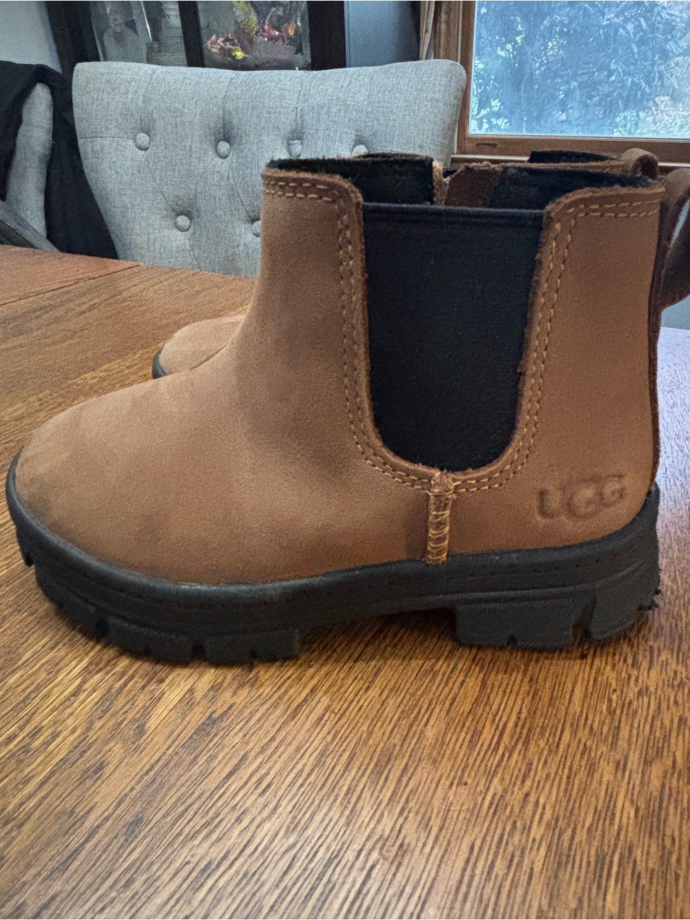 UGG Kids Chestnut Brown Chelsea Lug Boot NW/O Tags